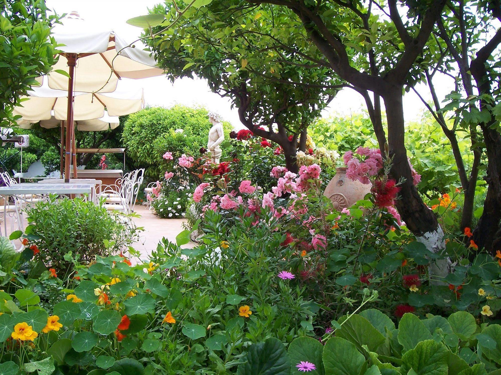 Hotel Le Hameau Saint-Paul-de-Vence Exterior foto
